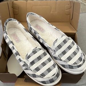 ROXY Minnow slip ons size 8